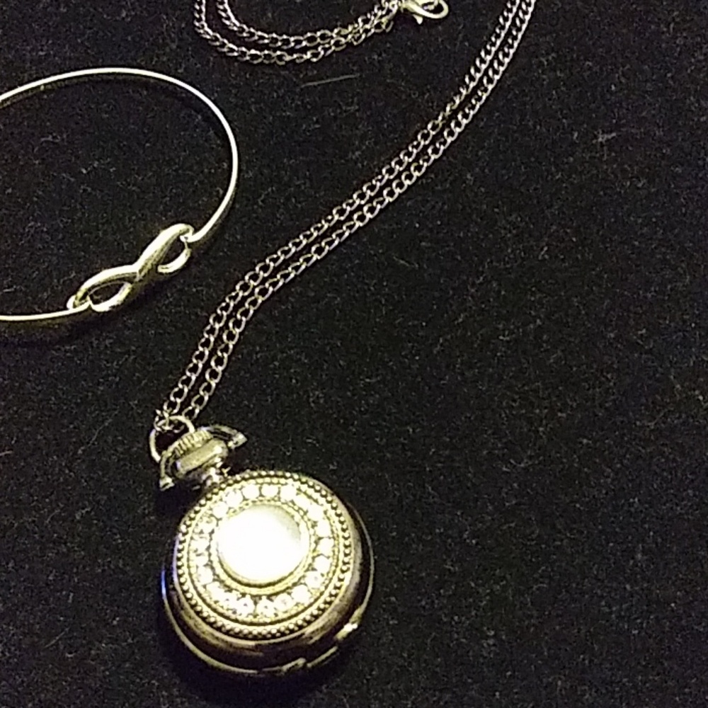 Jewelry - Picture 2 of 3